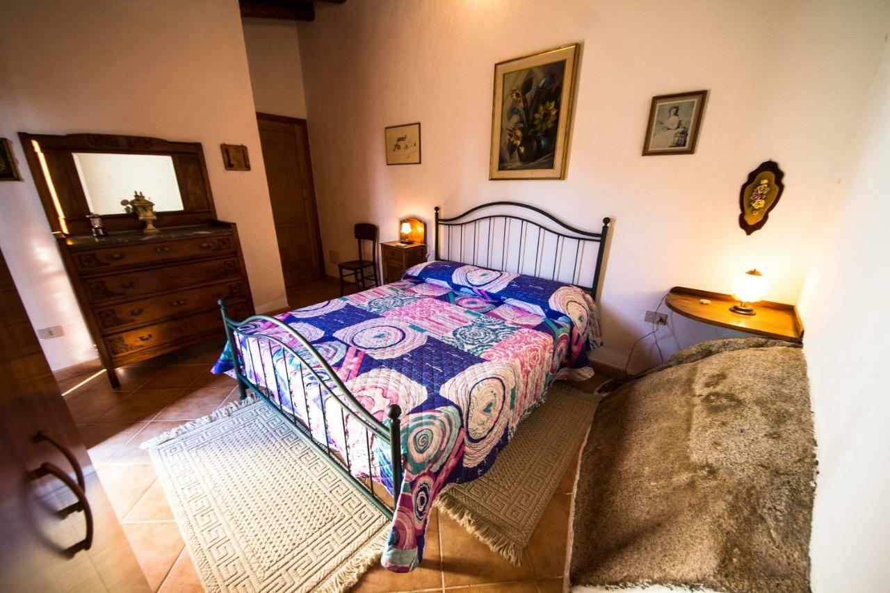 B&B I Menhir Sorgono Экстерьер фото